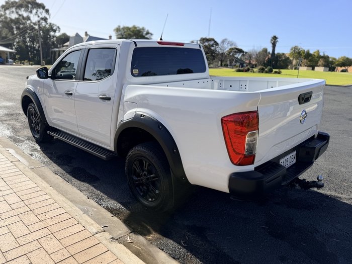 2022 Nissan Navara SL