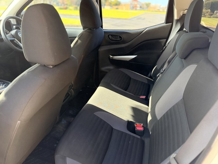 2022 Nissan Navara SL