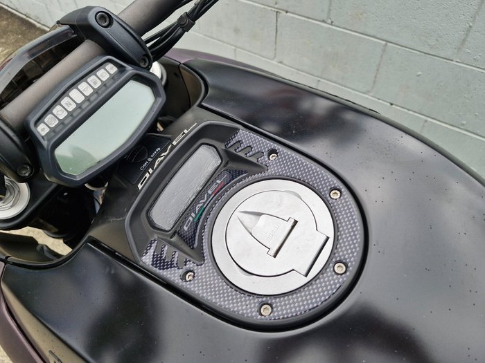 2015 DUCATI DIAVEL Black