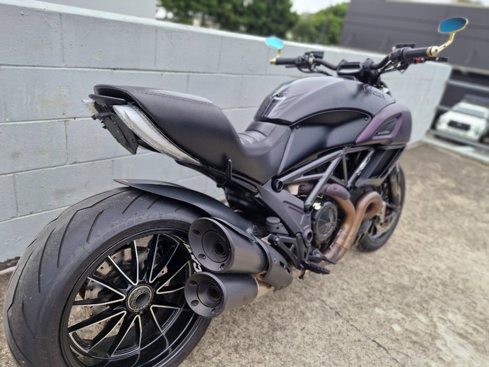 2015 DUCATI DIAVEL Black