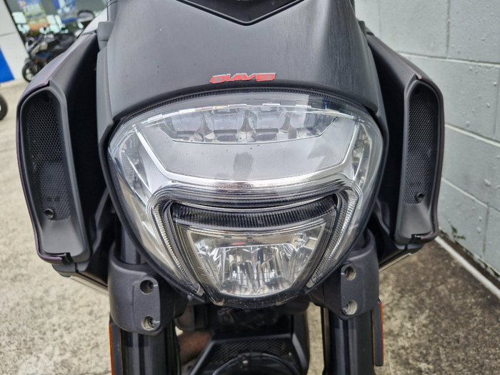 2015 DUCATI DIAVEL Black