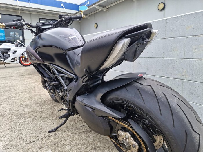 2015 DUCATI DIAVEL Black