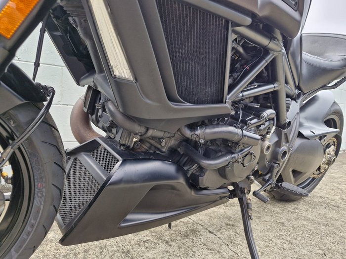 2015 DUCATI DIAVEL Black