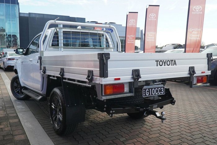 2025 Toyota Hilux SR