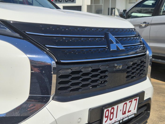 2023 Mitsubishi Outlander ES