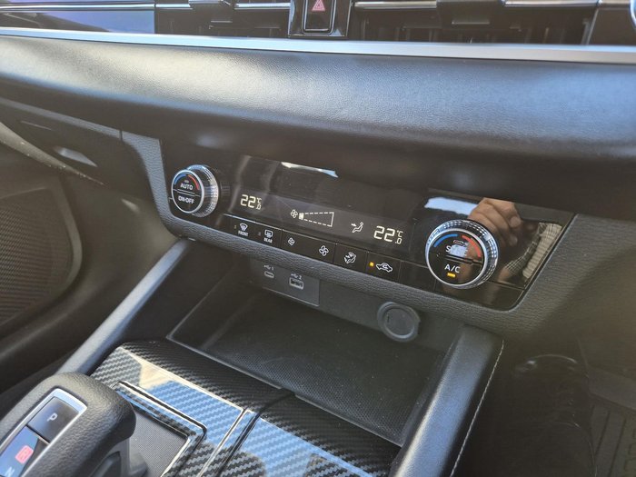 2023 Mitsubishi Outlander ES