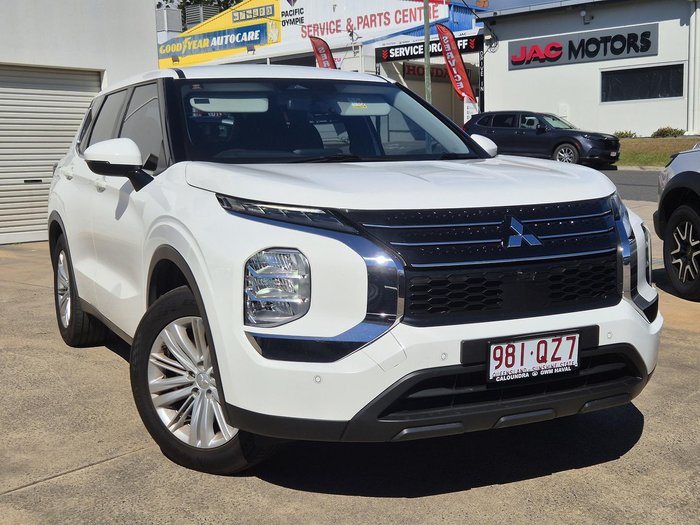 2023 Mitsubishi Outlander ES