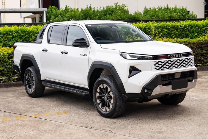 2026 Toyota Hilux SR5 48V
