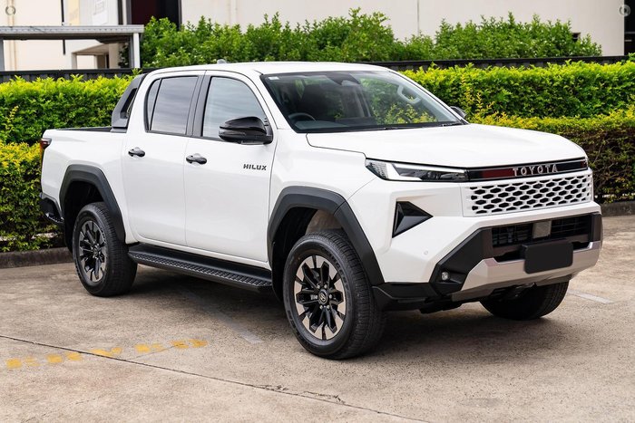 2026 Toyota Hilux SR5 48V