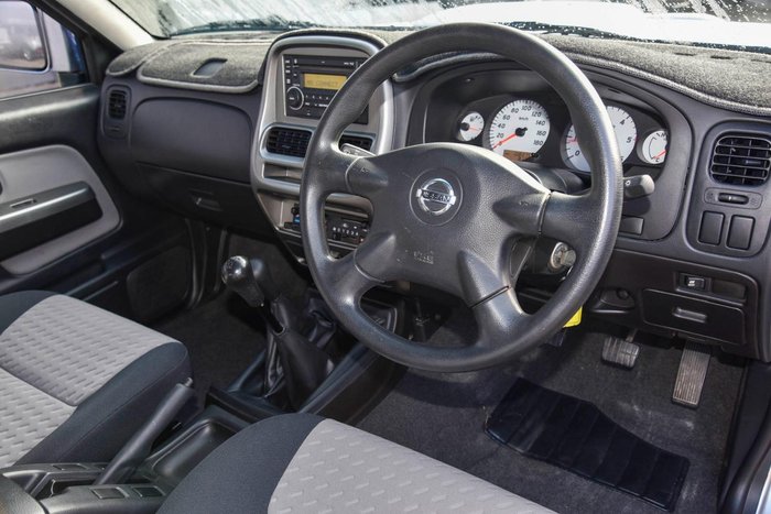 2012 Nissan Navara ST-R
