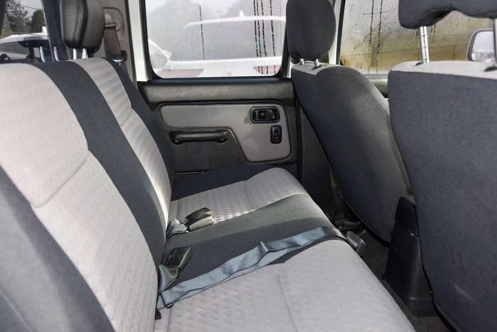 2012 Nissan Navara ST-R
