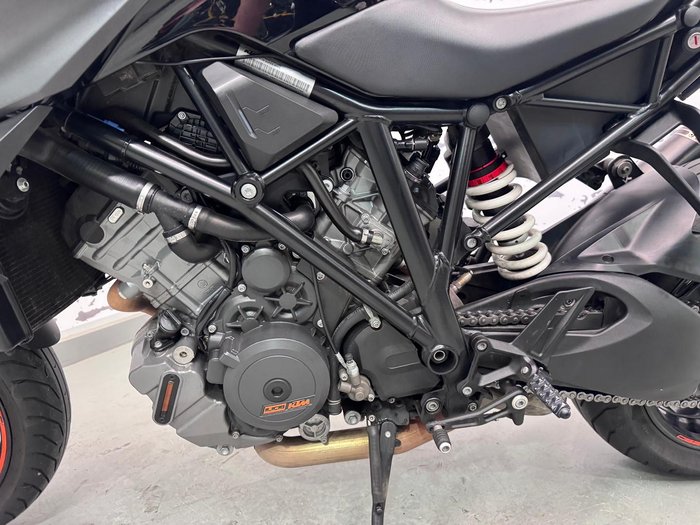 2017 KTM 1290 Super Duke R Super Duke Grey