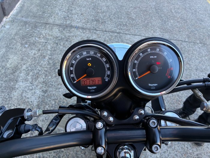 2010 Triumph BONNEVILLE T100 BLACK