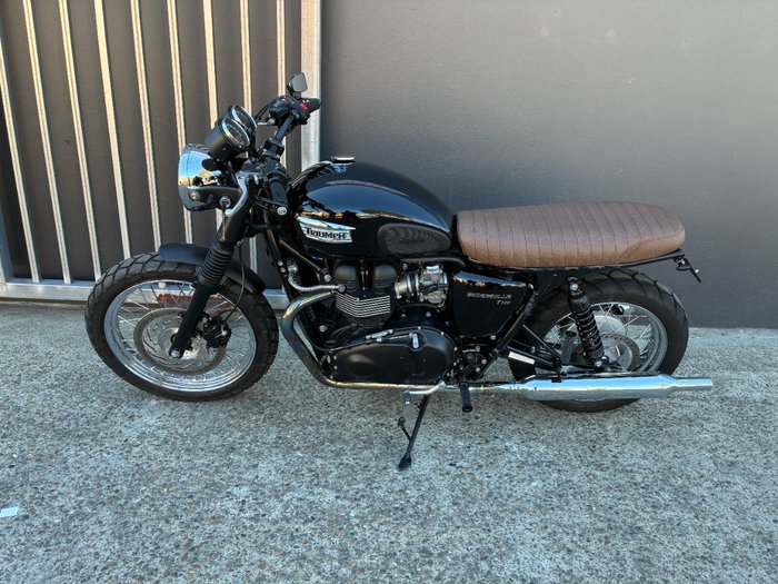 2010 Triumph BONNEVILLE T100 BLACK