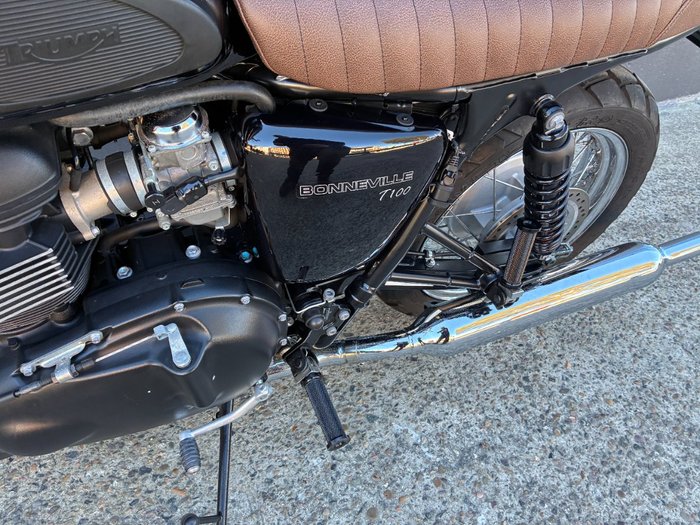2010 Triumph BONNEVILLE T100 BLACK