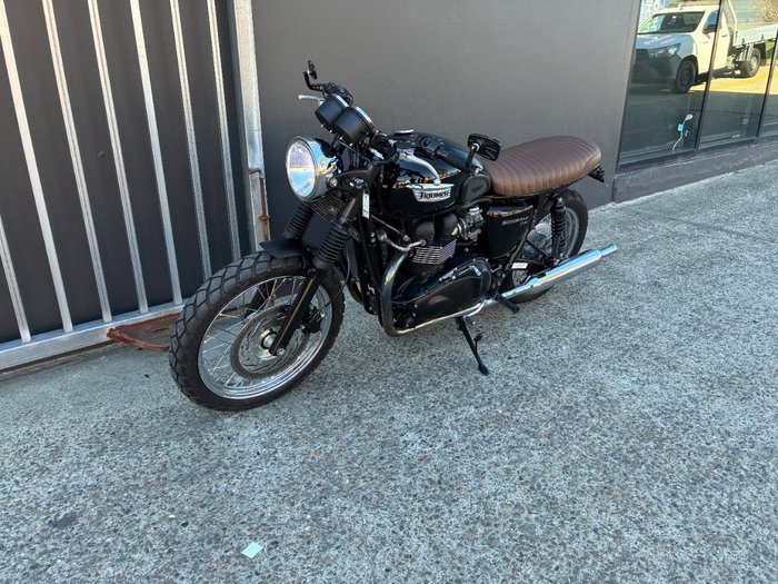 2010 Triumph BONNEVILLE T100 BLACK