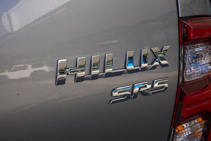 2022 Toyota Hilux SR5