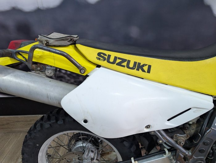 2005 Suzuki DR650SE YELLOW