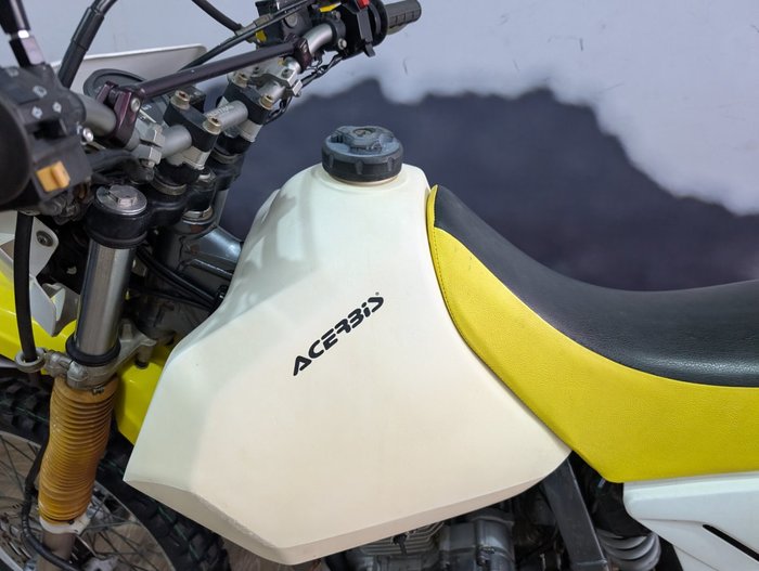 2005 Suzuki DR650SE YELLOW