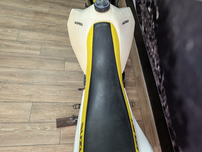 2005 Suzuki DR650SE YELLOW