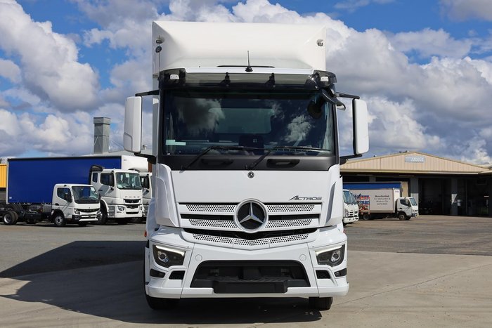 2025 Mercedes-Benz Actros