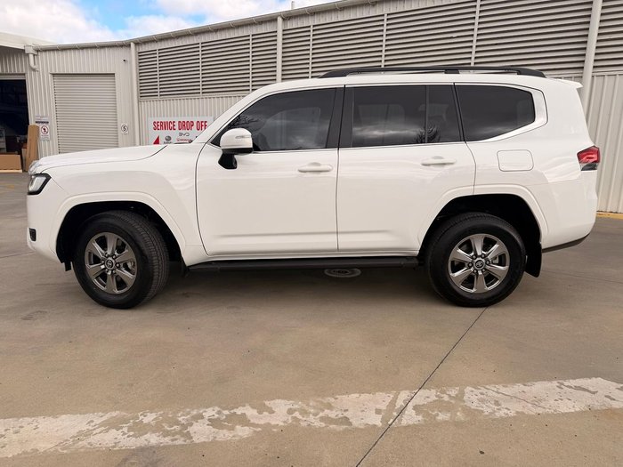 2022 Toyota Landcruiser VX