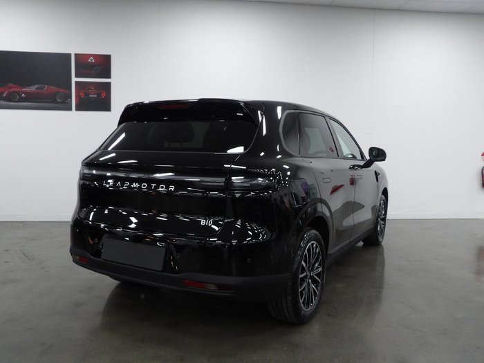 2026 Leapmotor B10 Design LR