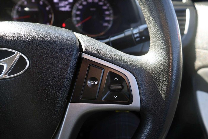 2016 Hyundai Accent Active