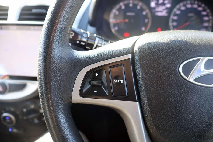 2016 Hyundai Accent Active