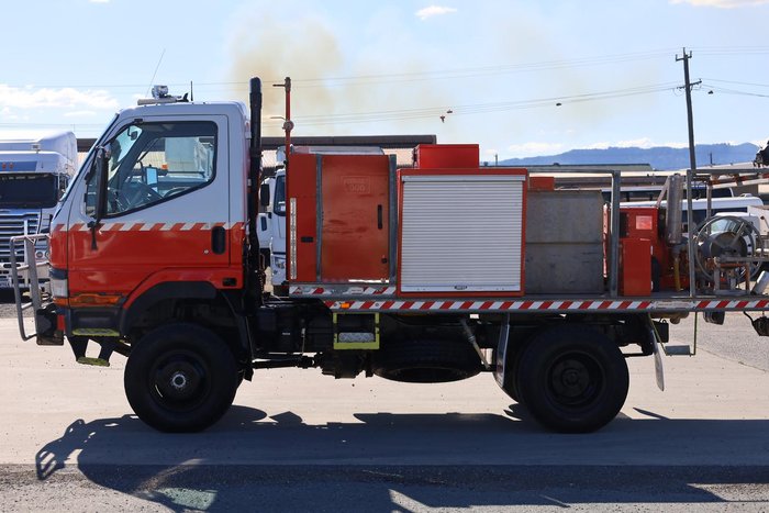 2000 Mitsubishi Canter