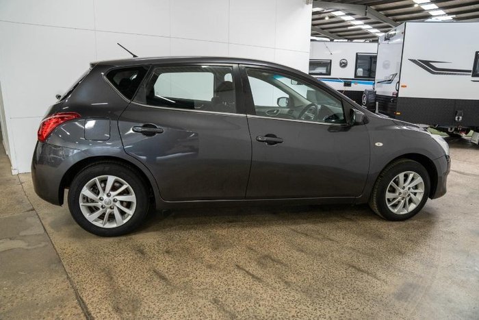 2014 Nissan Pulsar ST