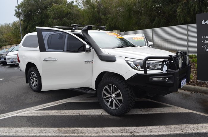 2018 Toyota Hilux SR5