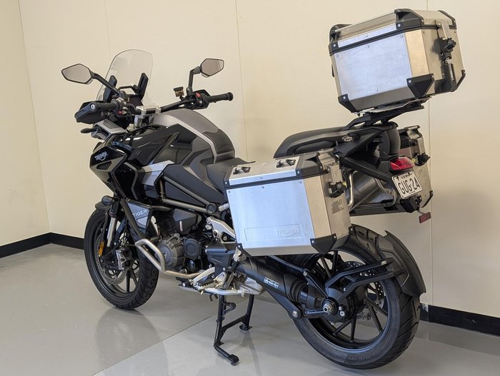 2023 Triumph Tiger 1200 GT Explorer Tiger Black