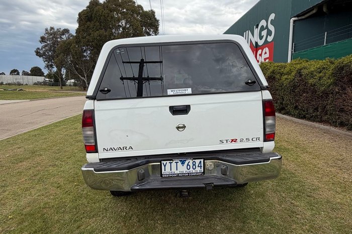 2011 Nissan Navara ST-R