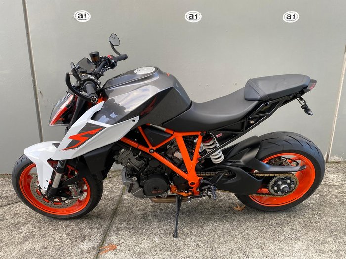 2017 KTM 1290 Super Duke R