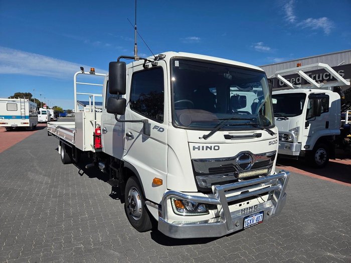 2019 Hino Fd 1124-500 Series 6 Ton Crew Cab Tray