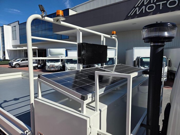 2019 Hino Fd 1124-500 Series 6 Ton Crew Cab Tray