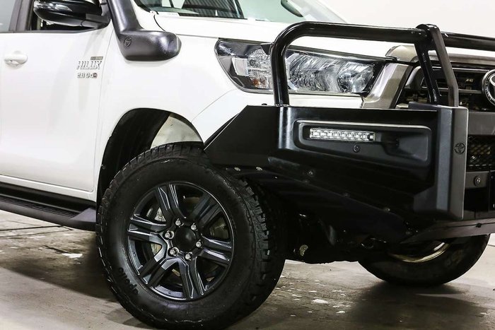 2023 Toyota Hilux SR