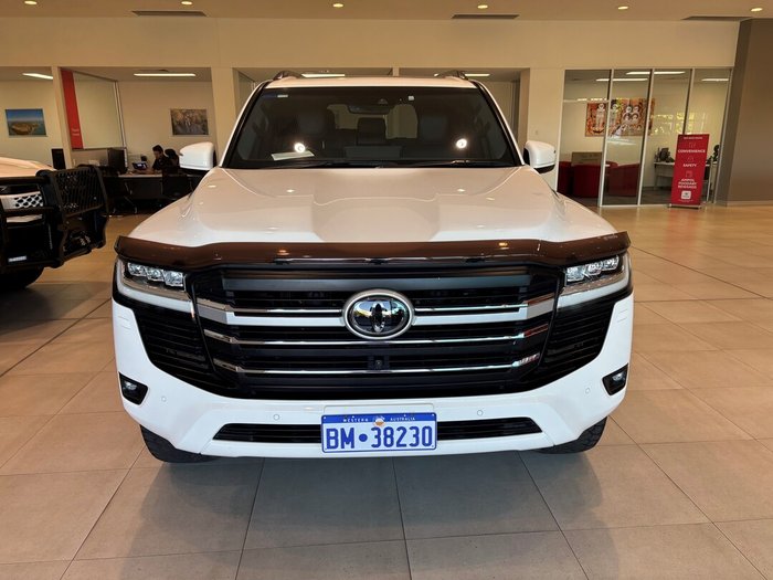 2022 Toyota LANDCRUISER LC300 3.3L V6 DSL VX 7 Seats