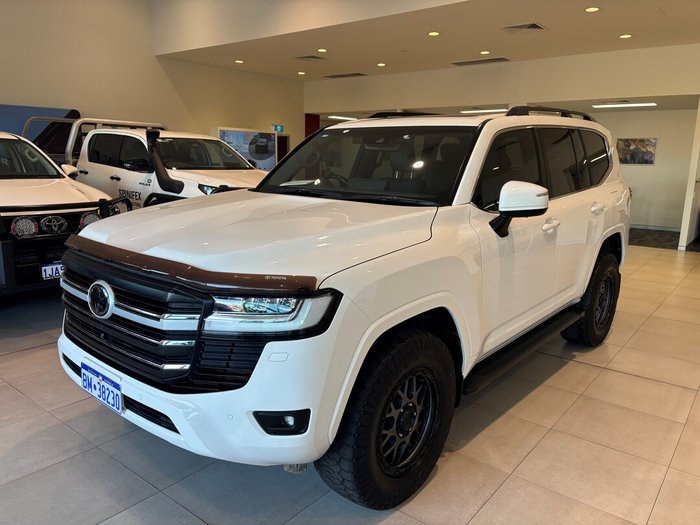 2022 Toyota LANDCRUISER LC300 3.3L V6 DSL VX 7 Seats
