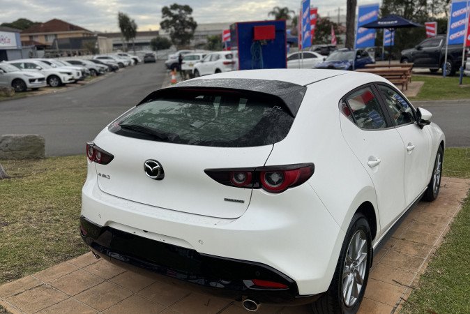 2024 MAZDA MAZDA3 G20 EVOLVE