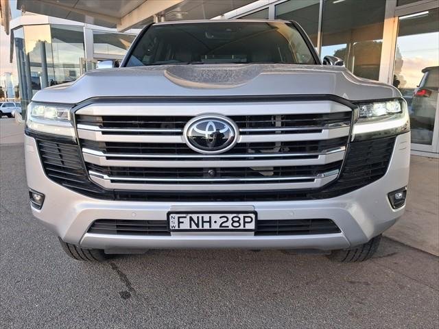2024 Toyota Landcruiser Sahara FJA300R 4X4 Dual Range Silver Pearl