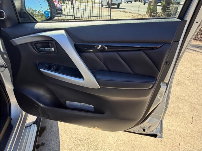 2017 MITSUBISHI PAJERO SPORT EXCEED (4x4) 7 SEAT