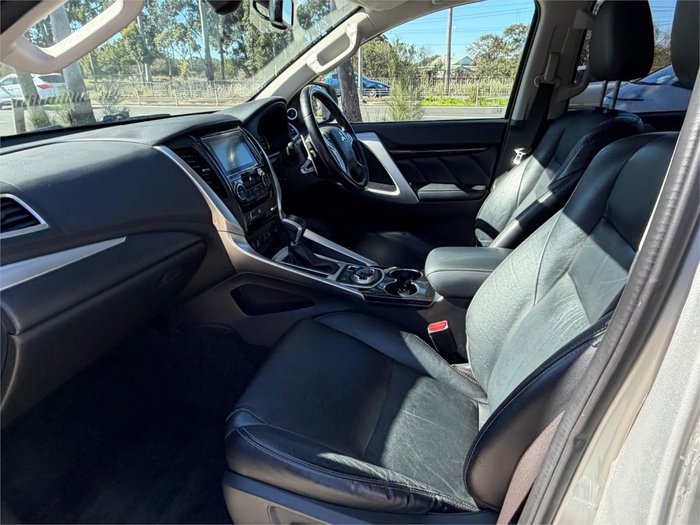 2017 MITSUBISHI PAJERO SPORT EXCEED (4x4) 7 SEAT
