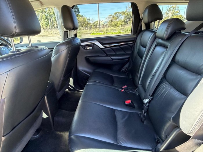 2017 MITSUBISHI PAJERO SPORT EXCEED (4x4) 7 SEAT