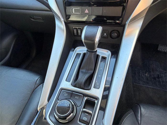 2017 MITSUBISHI PAJERO SPORT EXCEED (4x4) 7 SEAT
