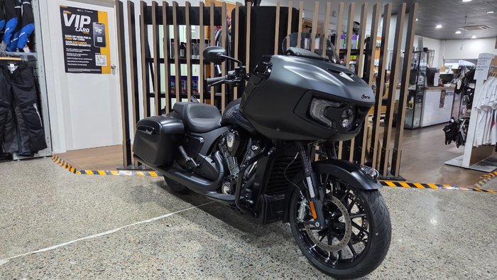 2026 Indian CHALLENGER DARK HORSE Black