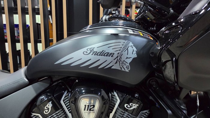 2026 Indian CHALLENGER DARK HORSE Black