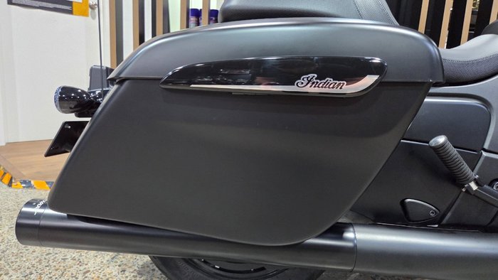 2026 Indian CHALLENGER DARK HORSE Black