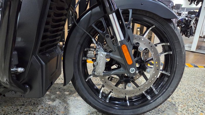 2026 Indian CHALLENGER DARK HORSE Black